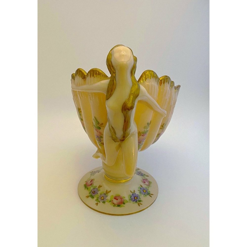 Cambridge Crown Nude Flying Lady on shell